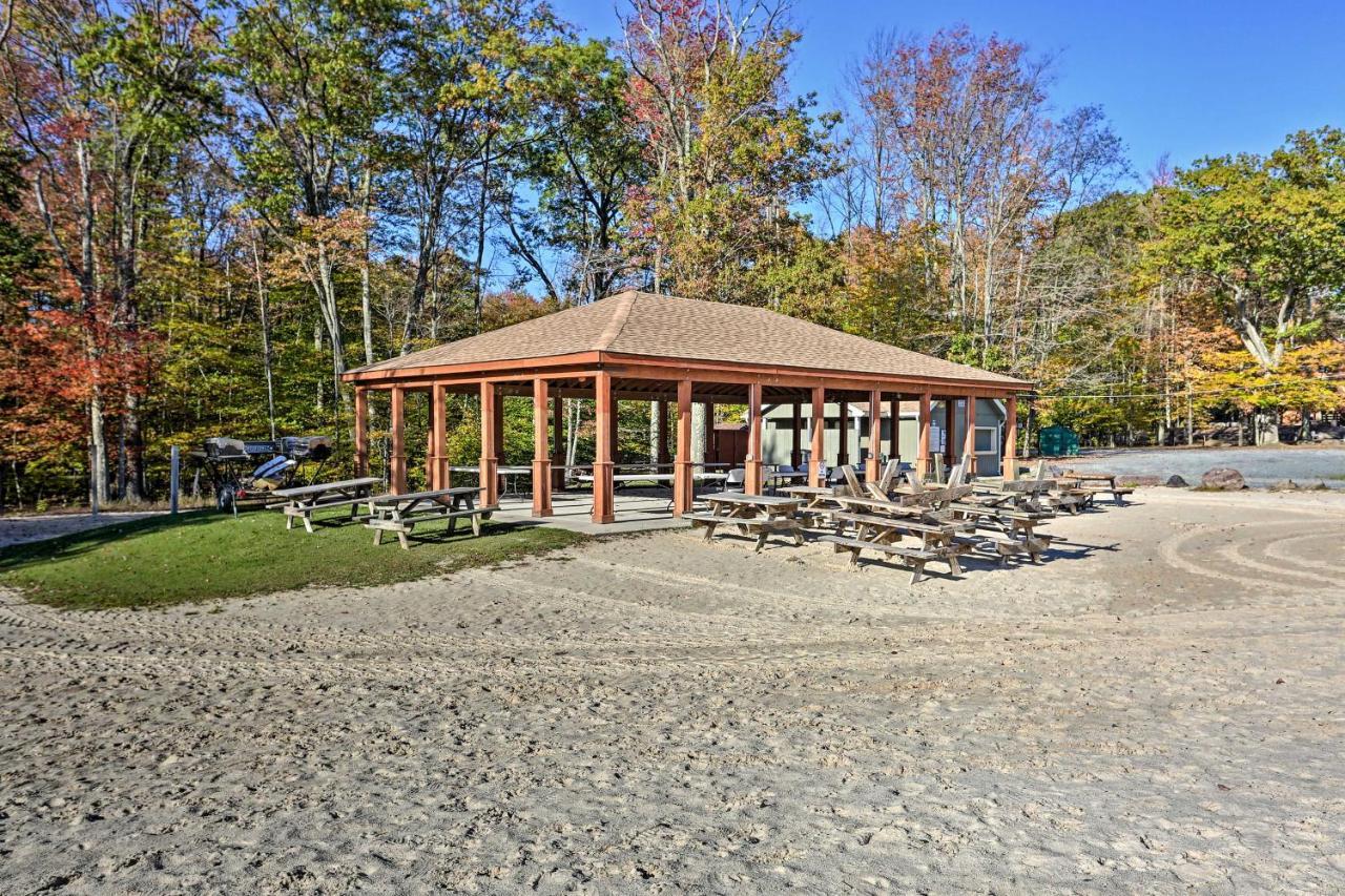 Bear Den Rustic Pocono Lake Home With Game Room! Экстерьер фото